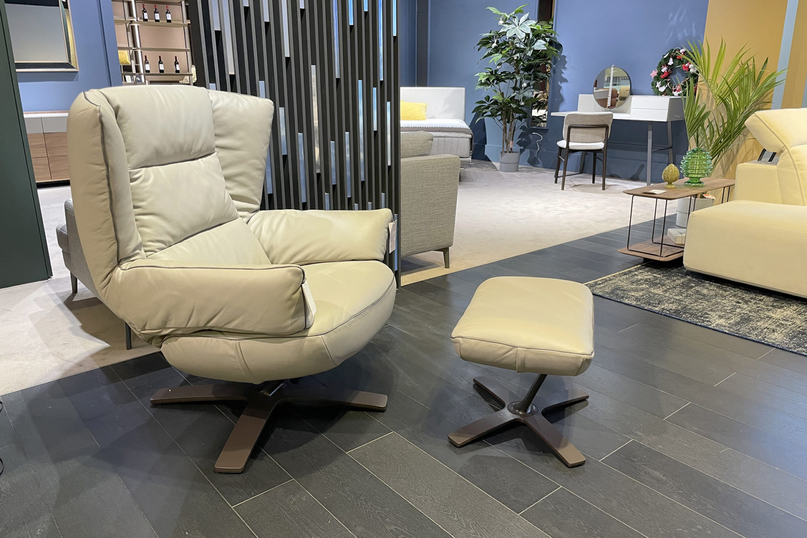 Natuzzi кресло re vive