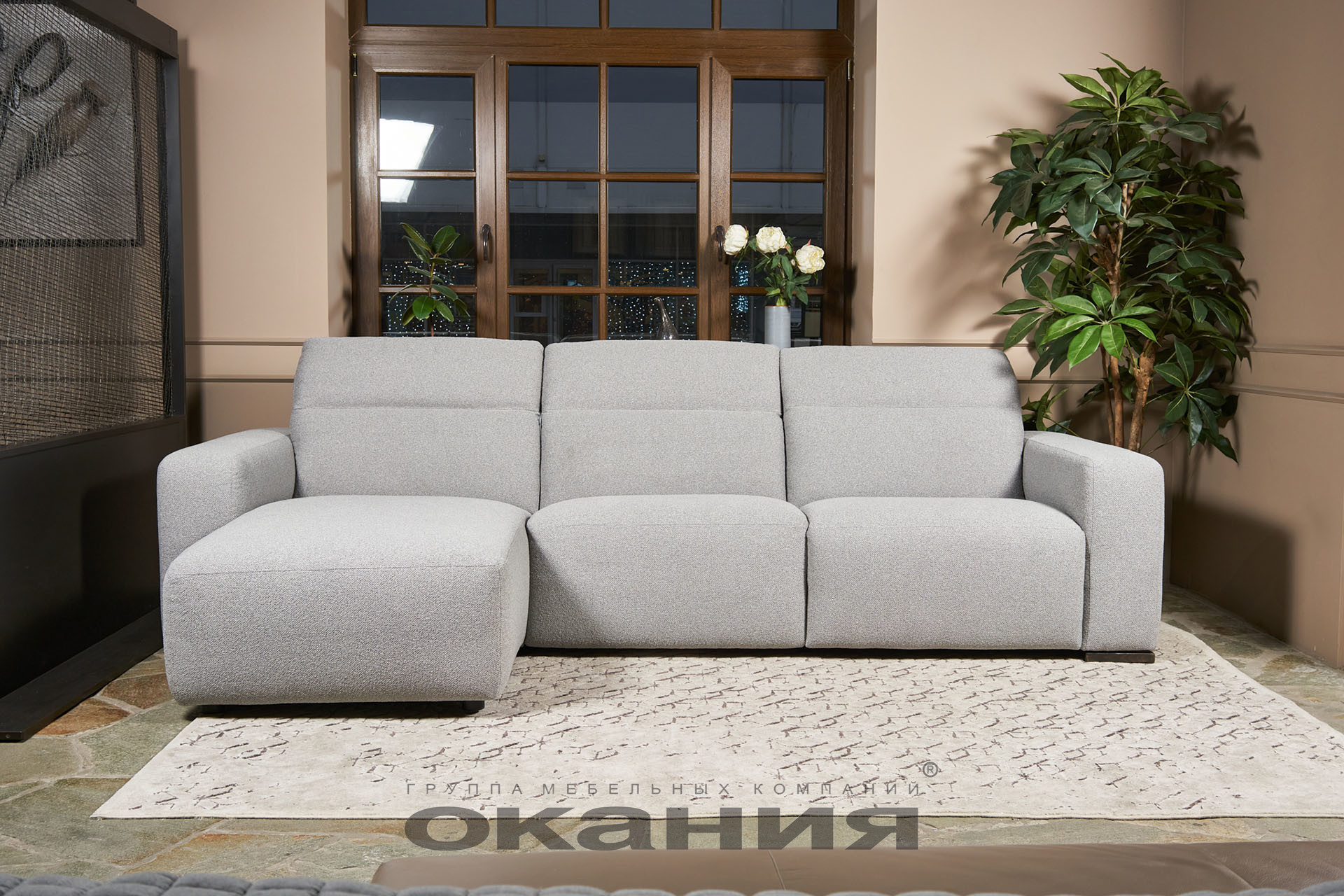 Диван Oxford с шезлонгом и электрореклайнером в ткани Диван Oxford с шезлонгом и электрореклайнером в ткани