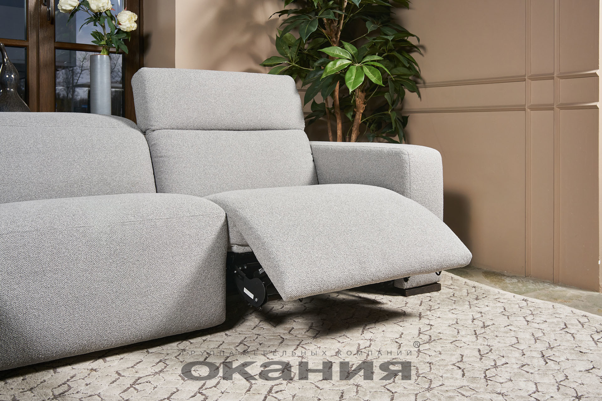 Диван Oxford с шезлонгом и электрореклайнером в ткани Диван Oxford с шезлонгом и электрореклайнером в ткани